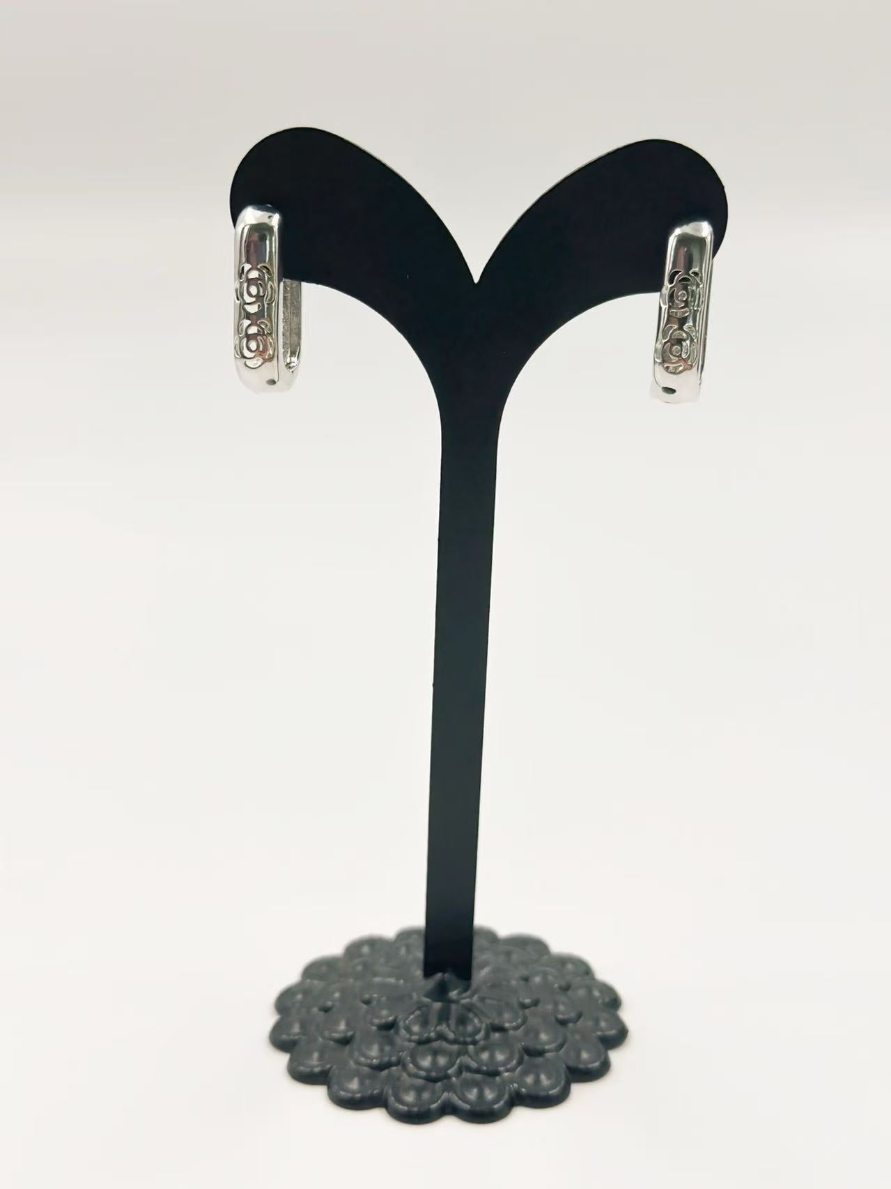Minimalist Silver-Tone Huggie Earring