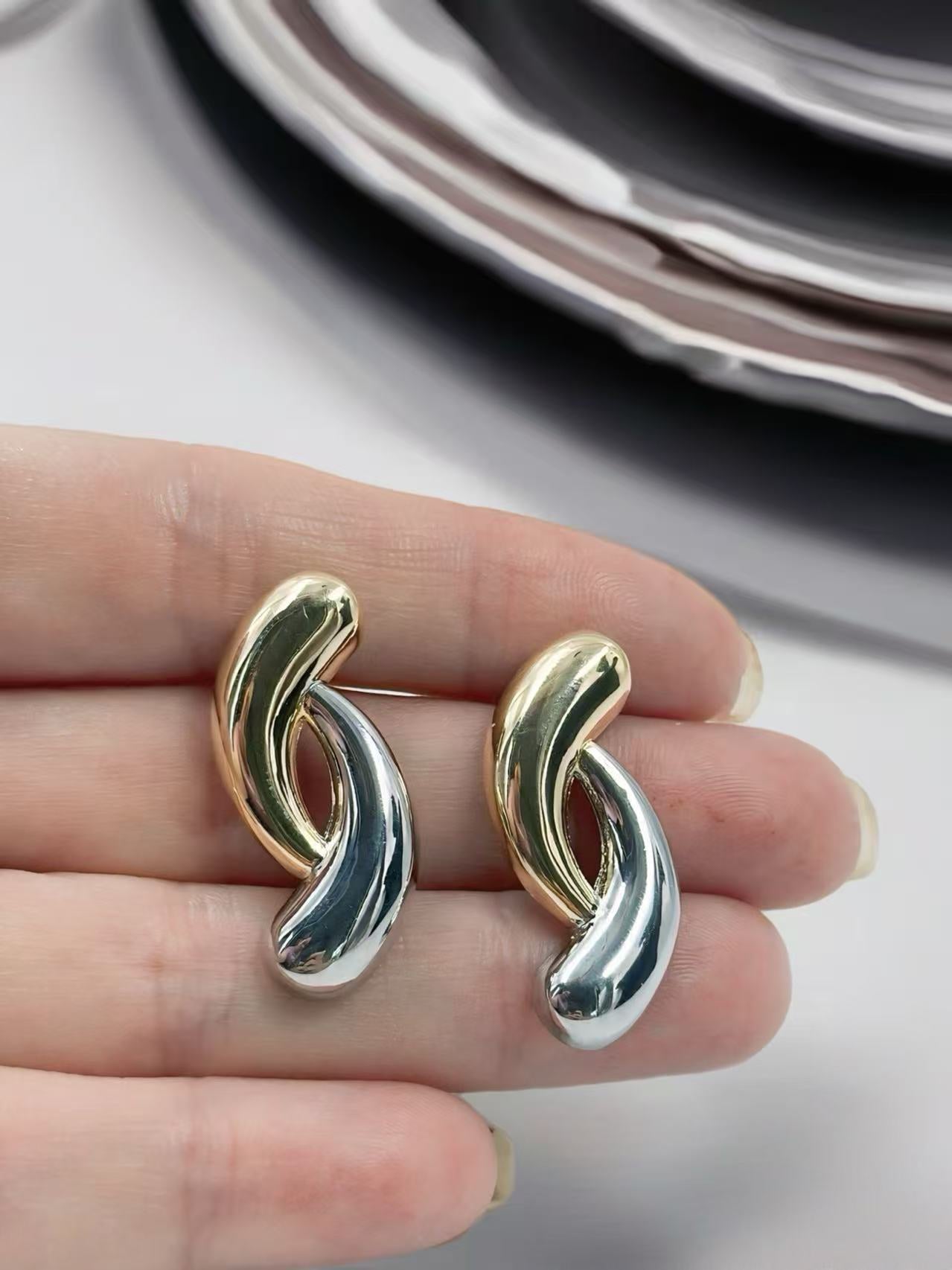 Modern Dual-Tone Twist Drop Earrings