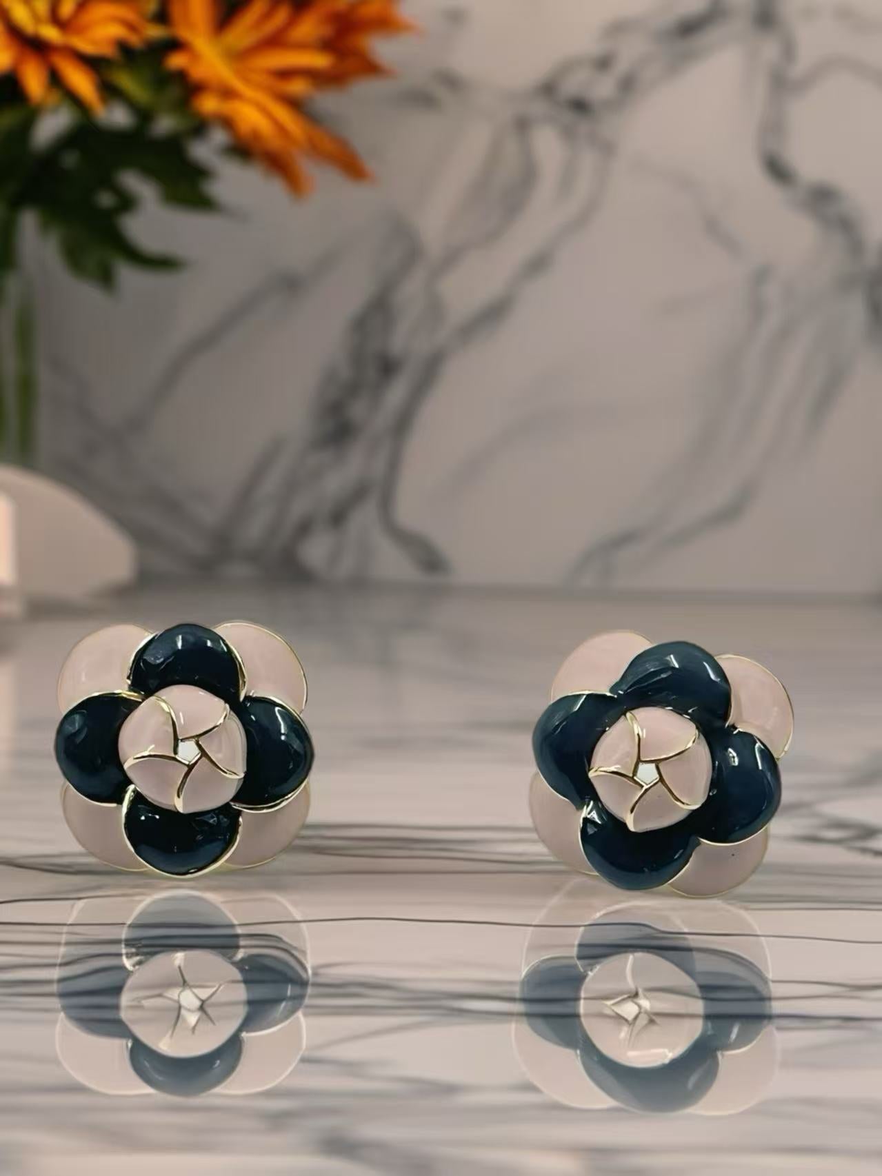 Glossy Camellia Stud Earrings – Duo Color Set