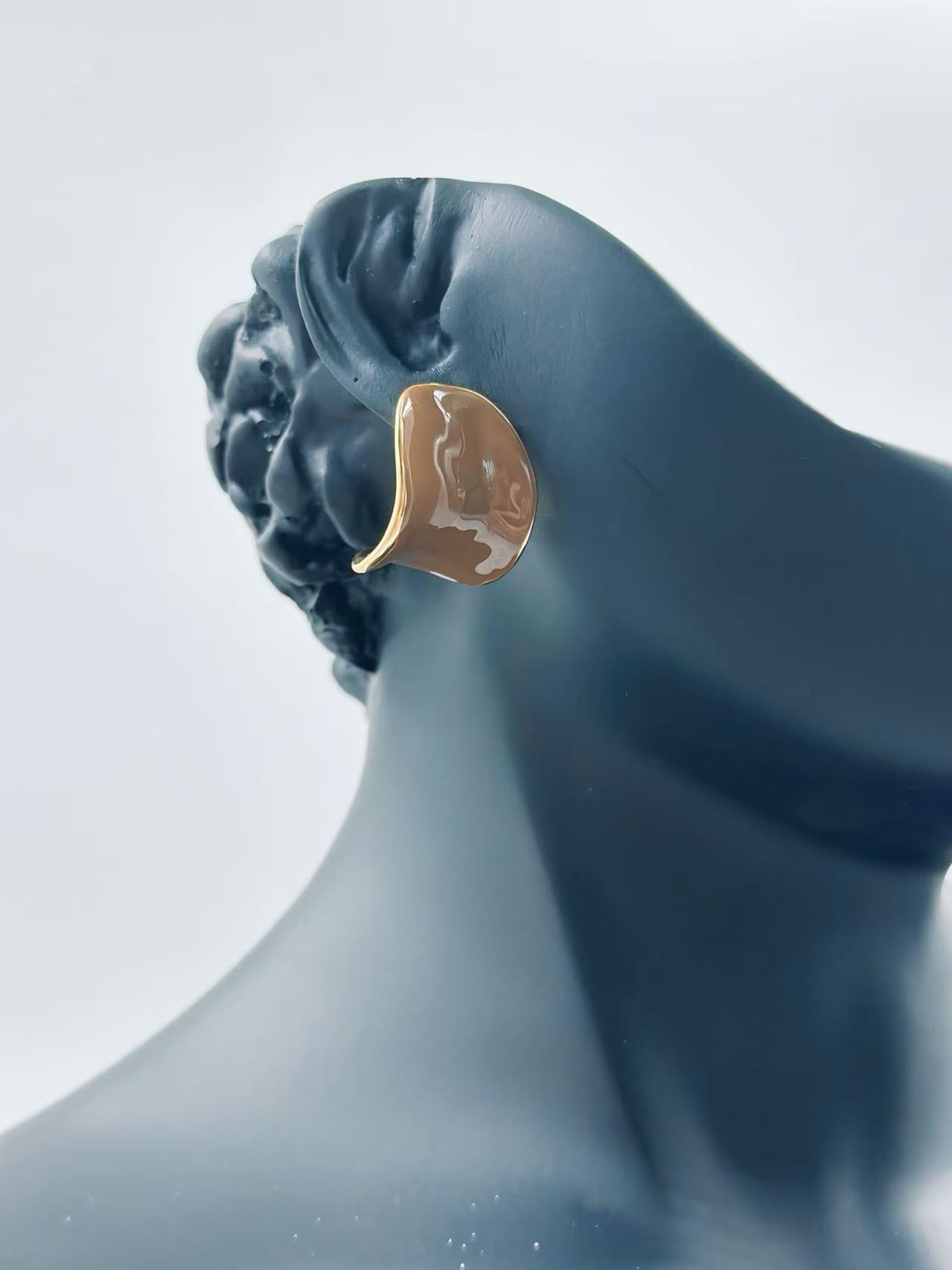 Glossy Wave Curve Stud Earrings – Neutral Trio Collection