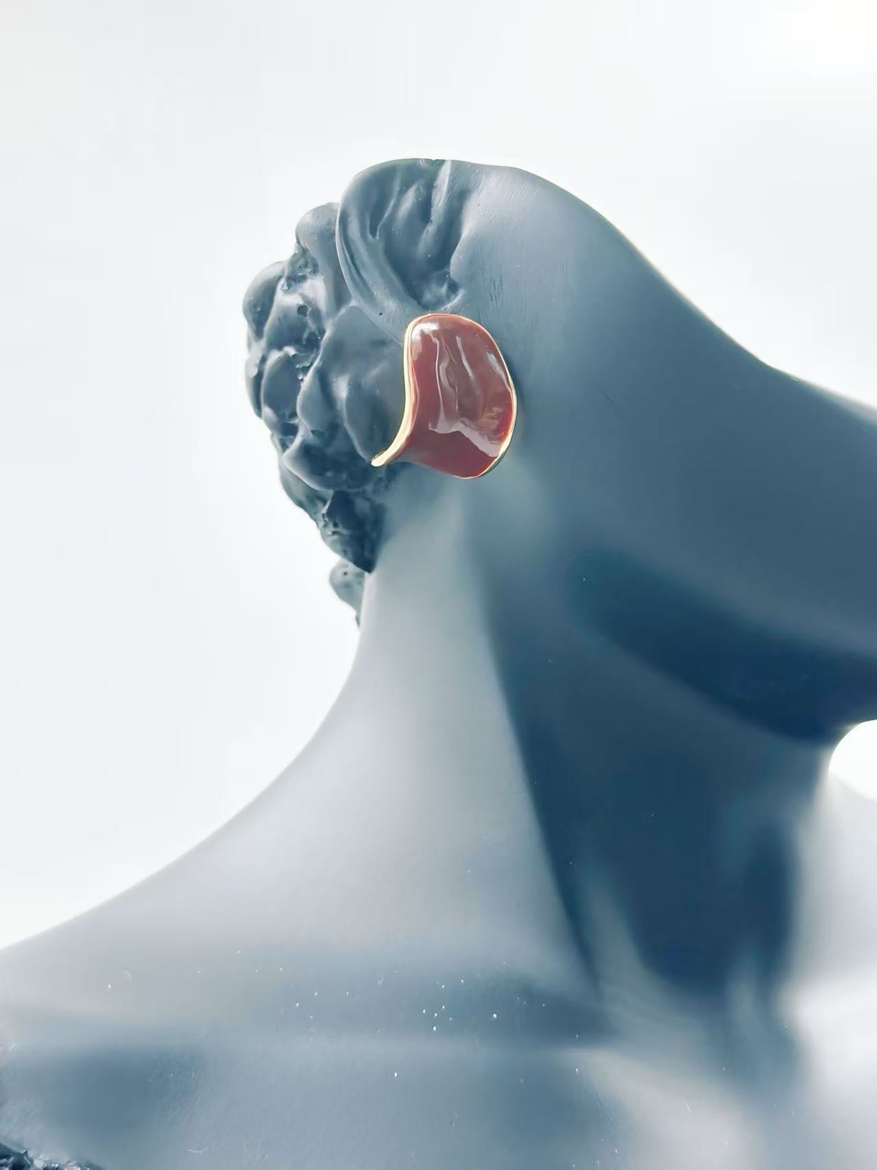 Glossy Wave Curve Stud Earrings – Neutral Trio Collection