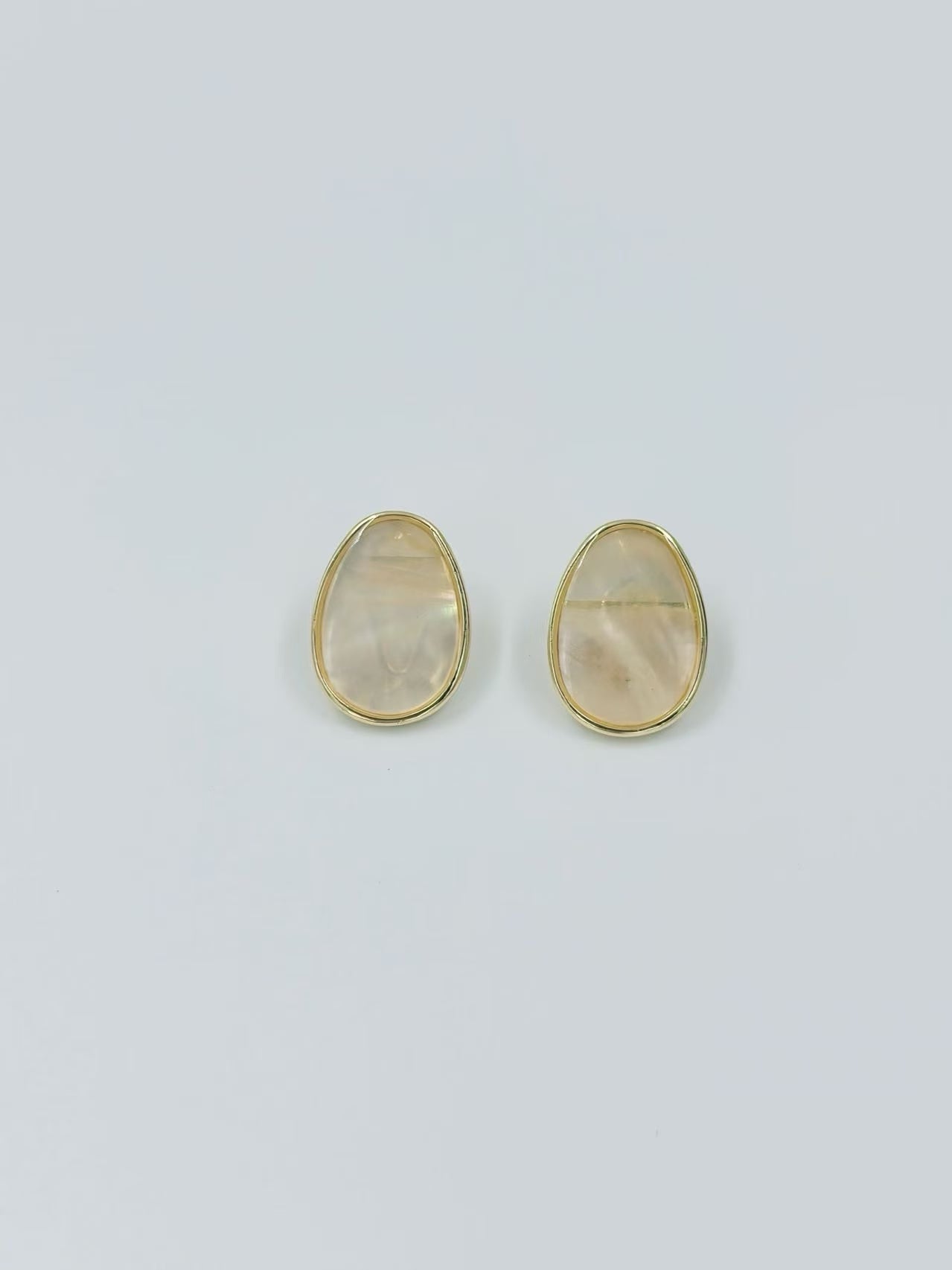 Oval Shell Stud Earrings – Gold & Silver Tone Variants
