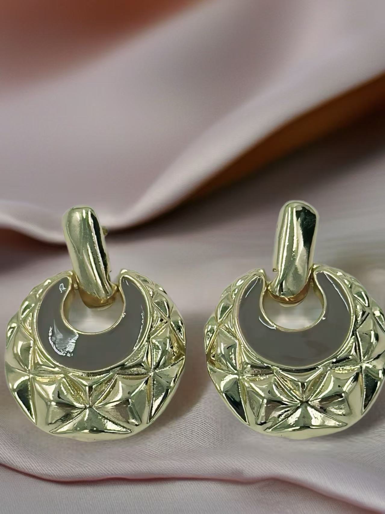 Geometric Textured Drop Earrings with Enamel Inlay – Luxe Retro Series