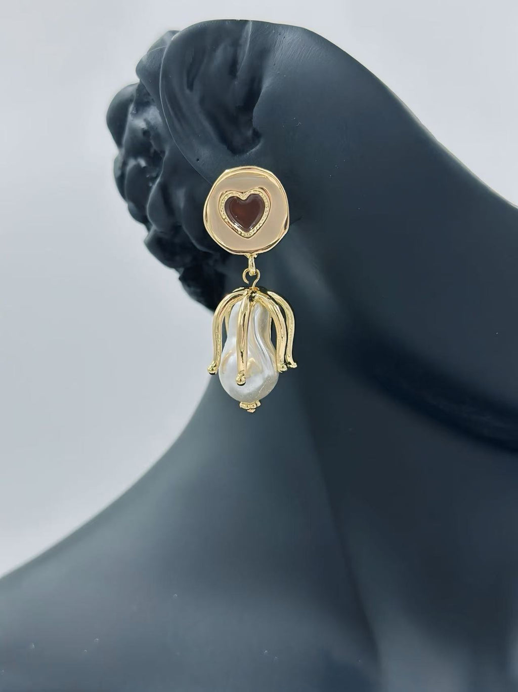 Romantic Heart Drop Earrings – Vintage Gold Style