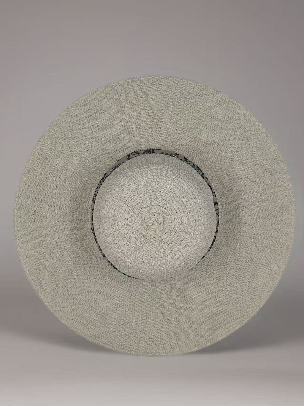 Elegant Wide-Brim Straw Hat with Black Rose Pattern Band