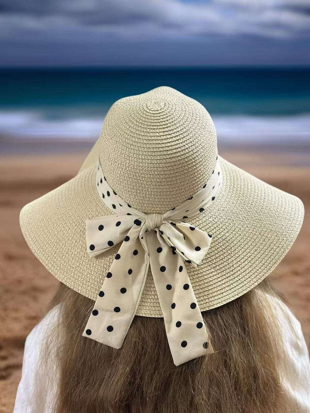 Elegant Wide-Brim Sun Hat with Polka Dot Ribbon