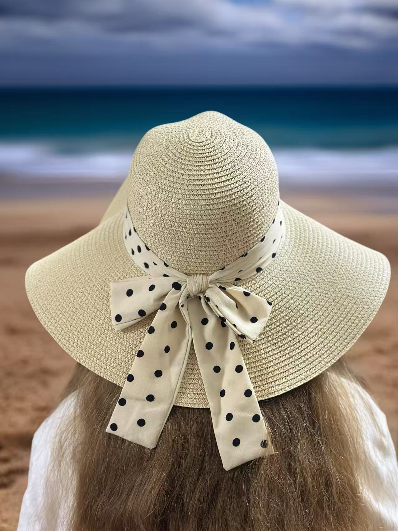 Elegant Wide-Brim Sun Hat with Polka Dot Ribbon