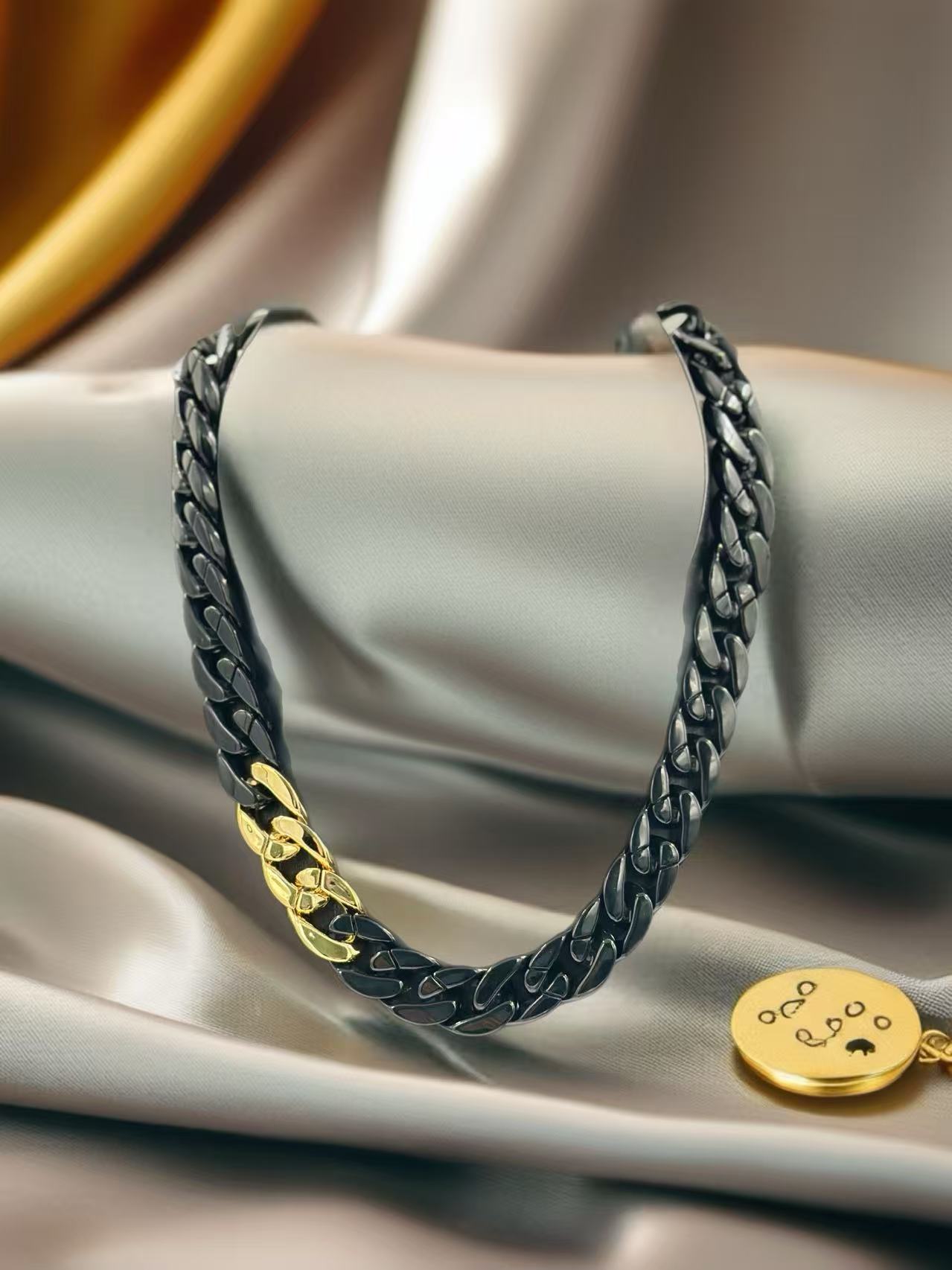 Black & Gold Colour Plastic Chain Necklace