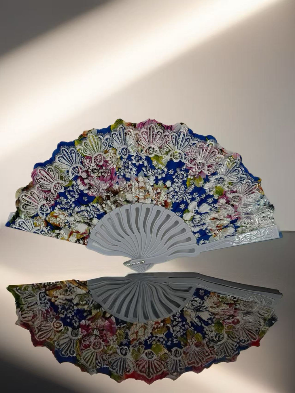 Vintage Floral Lace Hand Fans – Set of 6 with Baroque Embroidery
