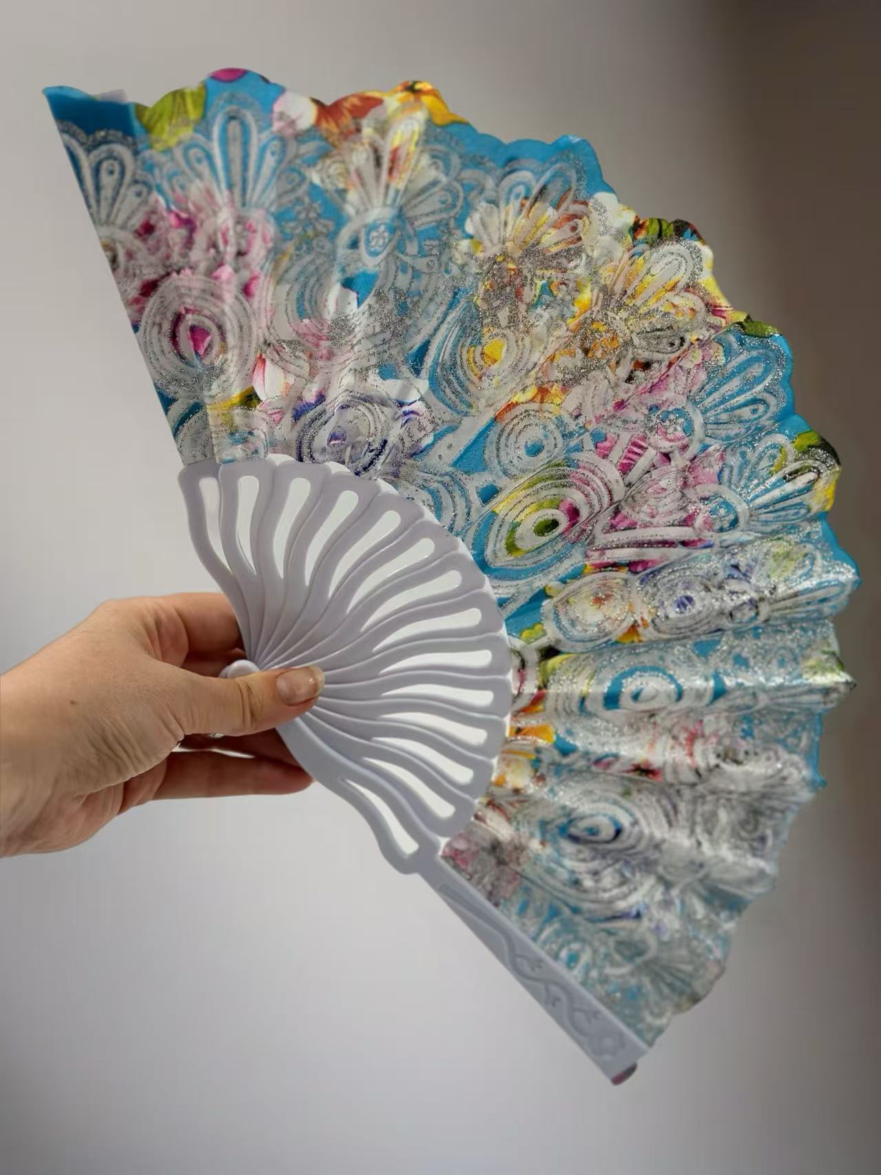Vintage Floral Lace Hand Fans – Set of 6 with Baroque Embroidery