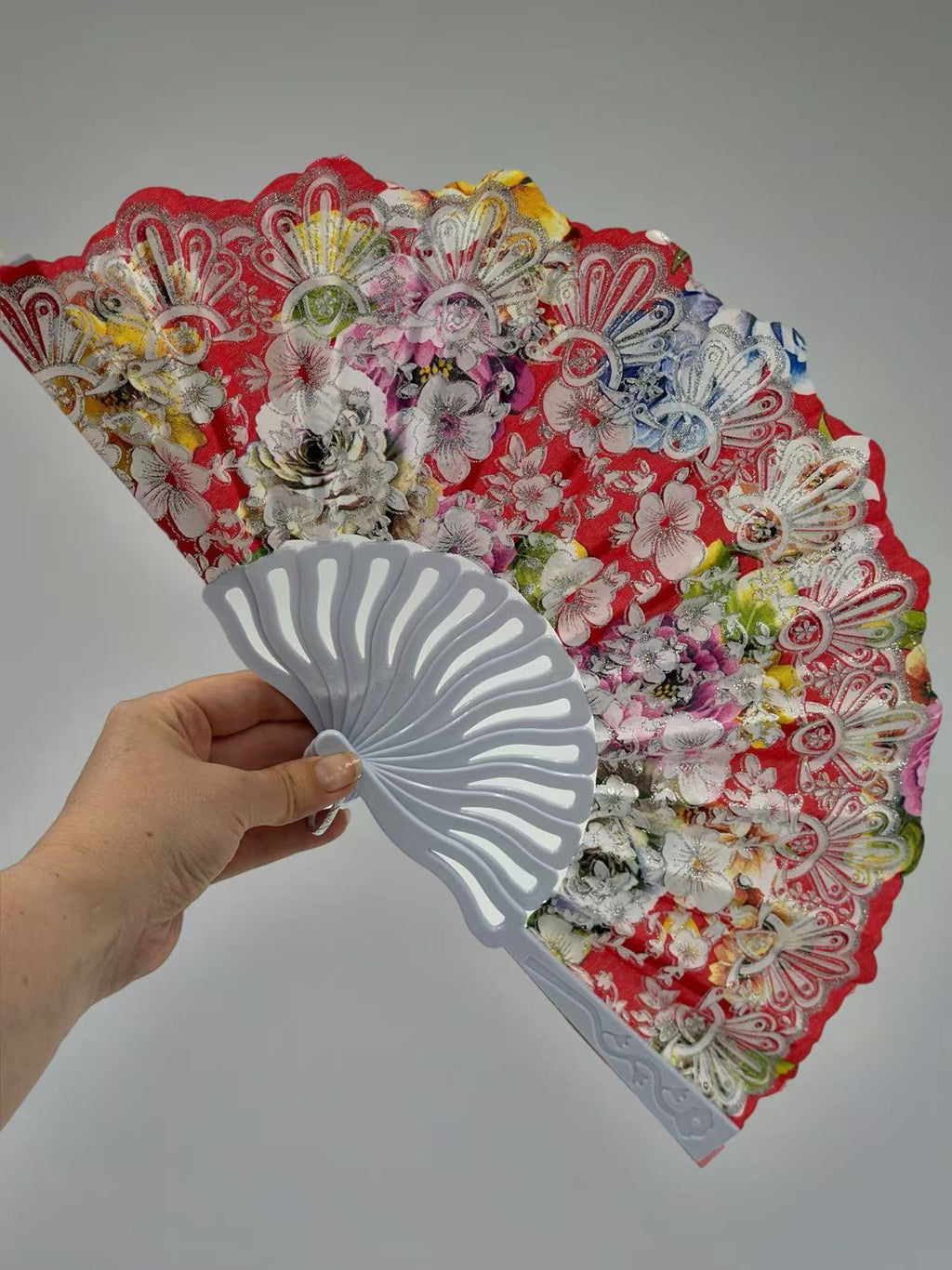 Vintage Floral Lace Hand Fans – Set of 6 with Baroque Embroidery