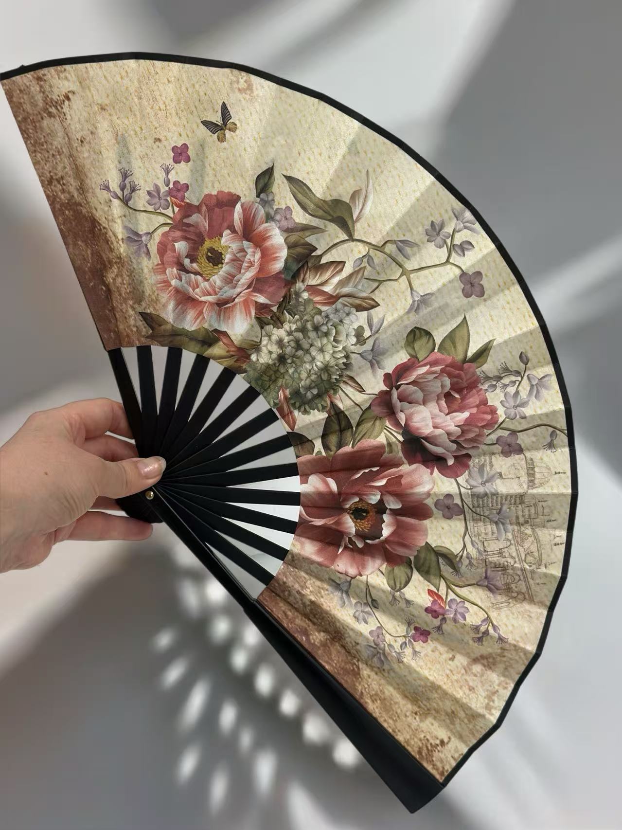 Elegant Floral Hand Fans – Vintage-Style Foldable Fans