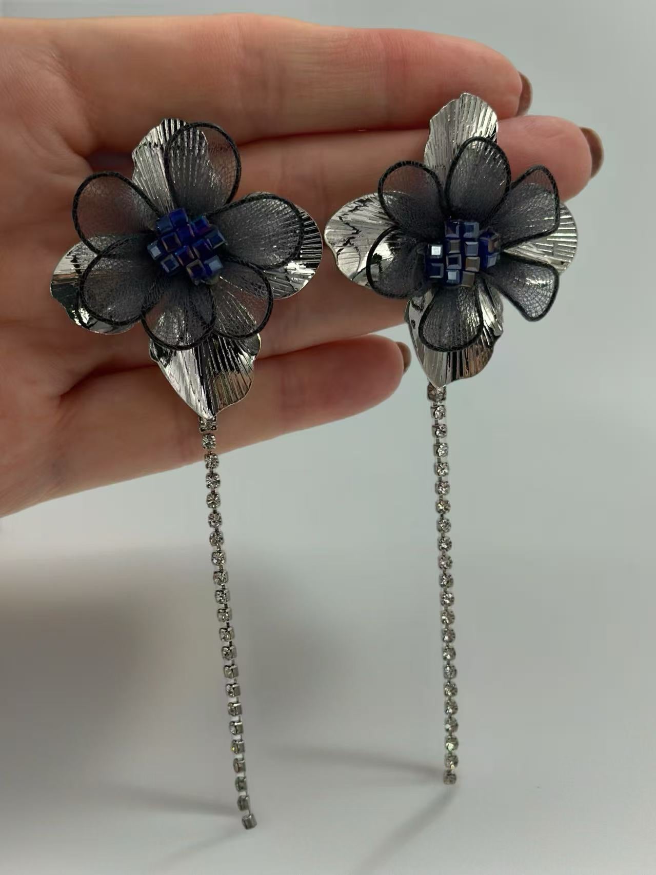 Elegant Floral Drop Earring with Rhinestone Chain