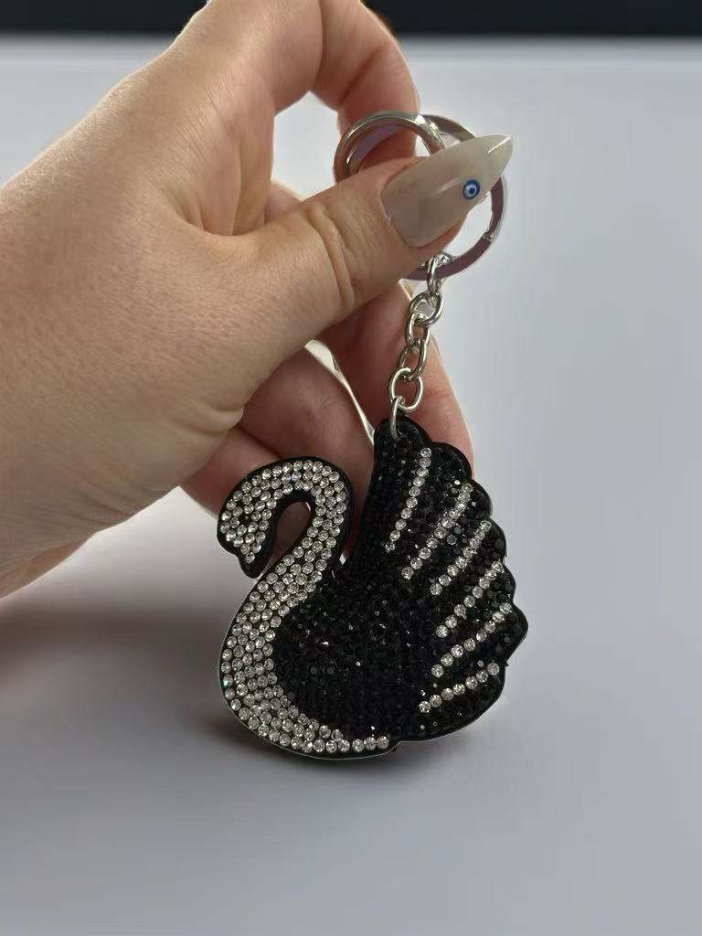 Crystal Swan Keychain – Elegant Sparkling Rhinestone Bag Charm & Key Ring