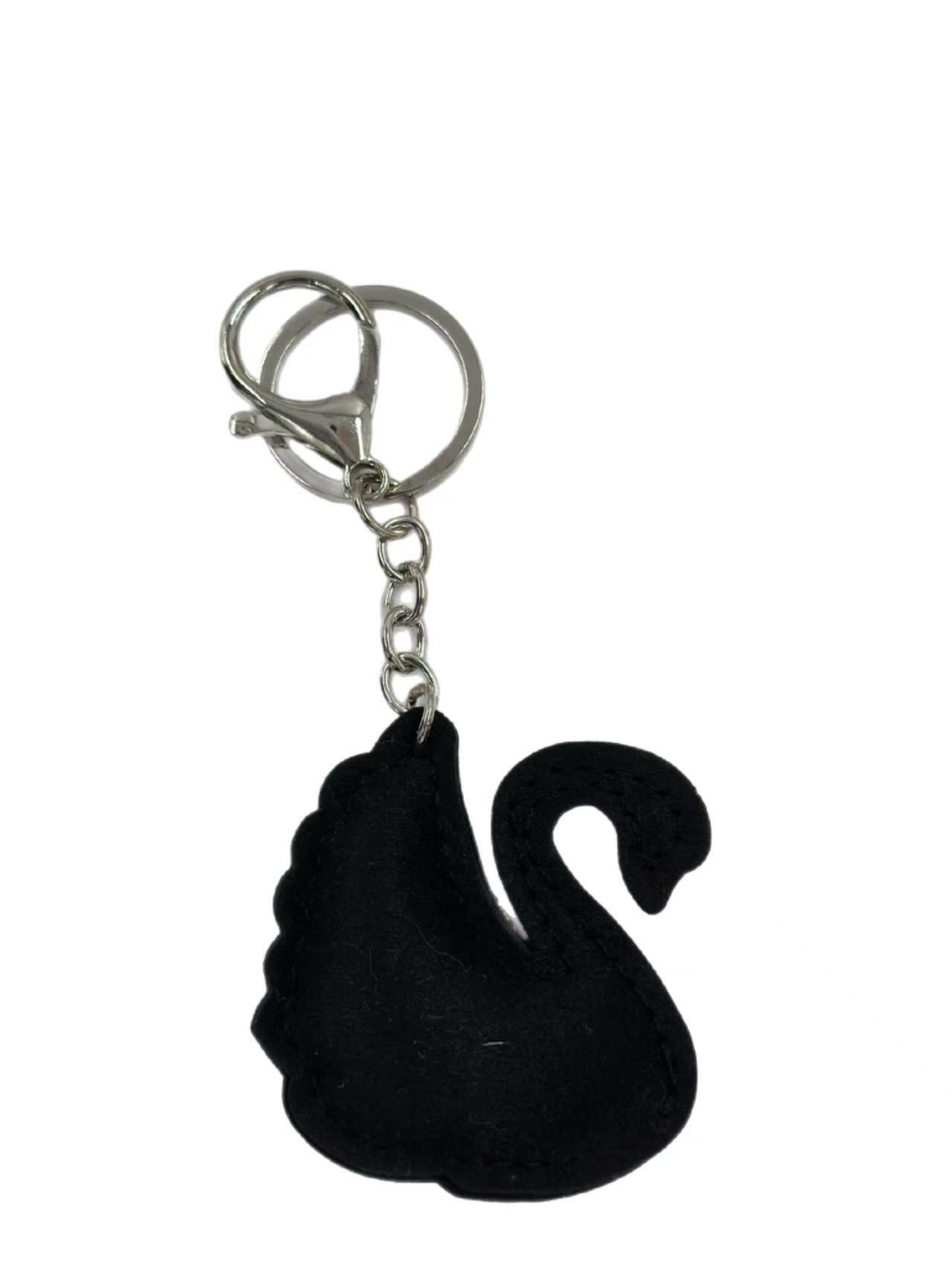 Rainbow Crystal Swan Keychain – Colorful Sparkling Rhinestone Bag Charm & Key Ring