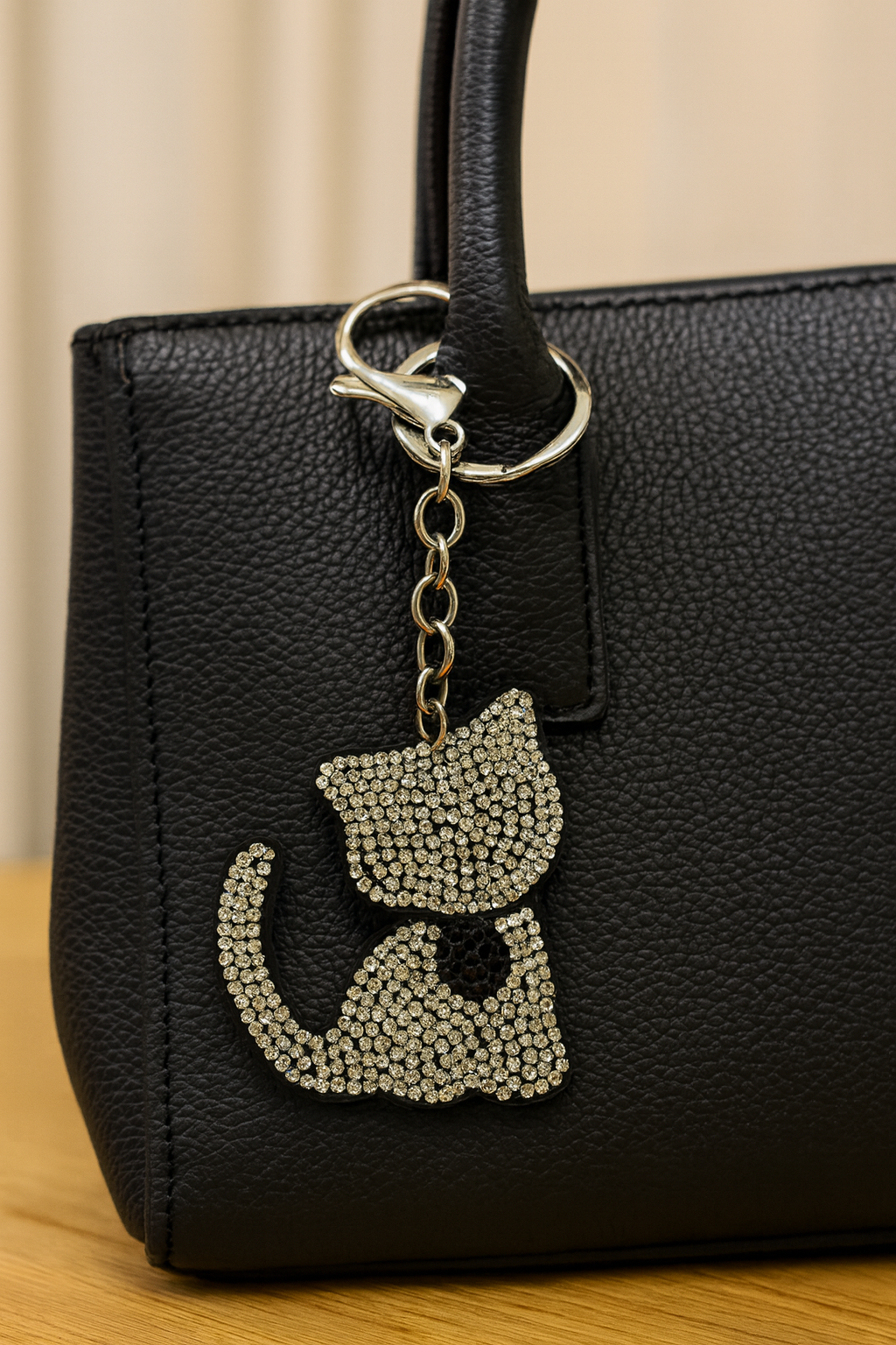 Crystal Cat Keychain – Sparkling Rhinestone Kitty Bag Charm & Key Ring