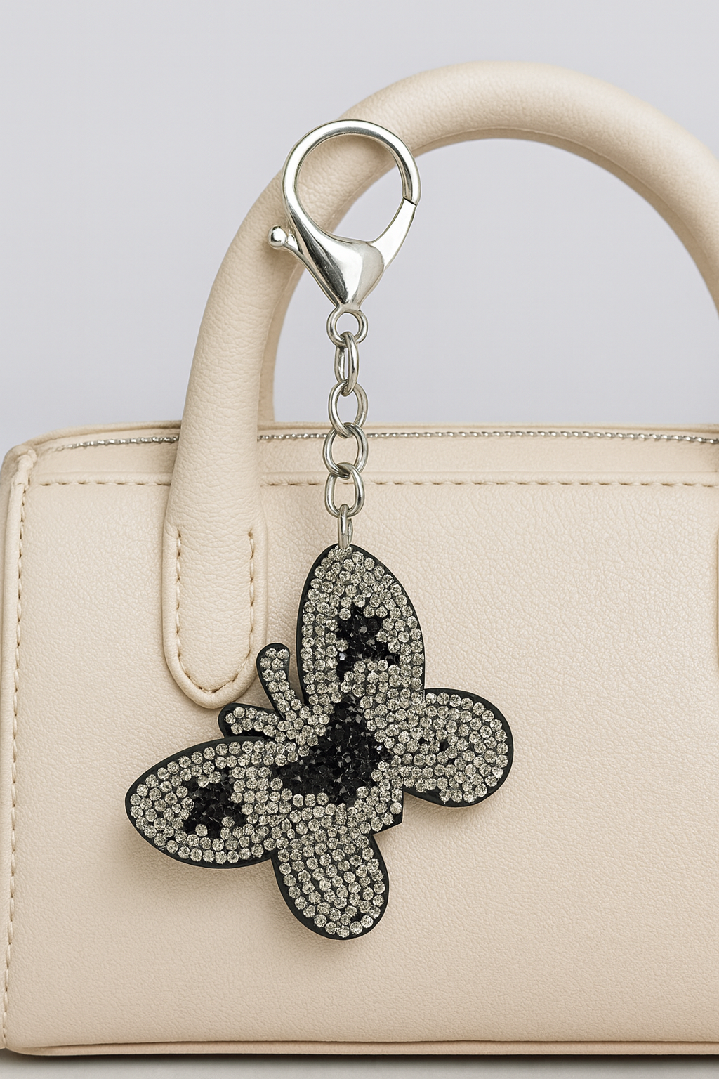 Elegant Rhinestone Butterfly Keychain – Black & Silver Crystal Design