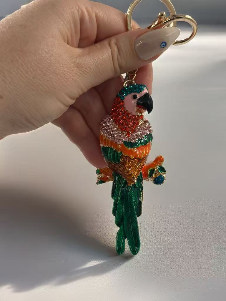 Colorful Crystal Parrot Keychain – Sparkling Exotic Bird Bag Charm